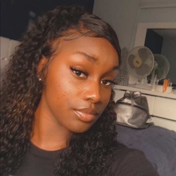 Meet your Posher, Janylah - Picture 1 of 1